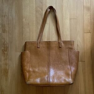 Duluth Trading Co Lifetime Leather Tote